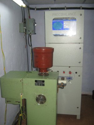 Vertical Balancing Machine for Textile Component